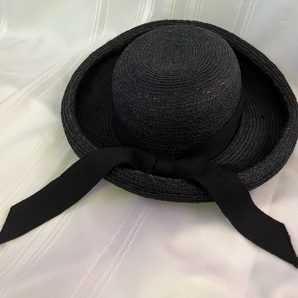 Accessories - Vintage straw hat with ribbon, circa 1990